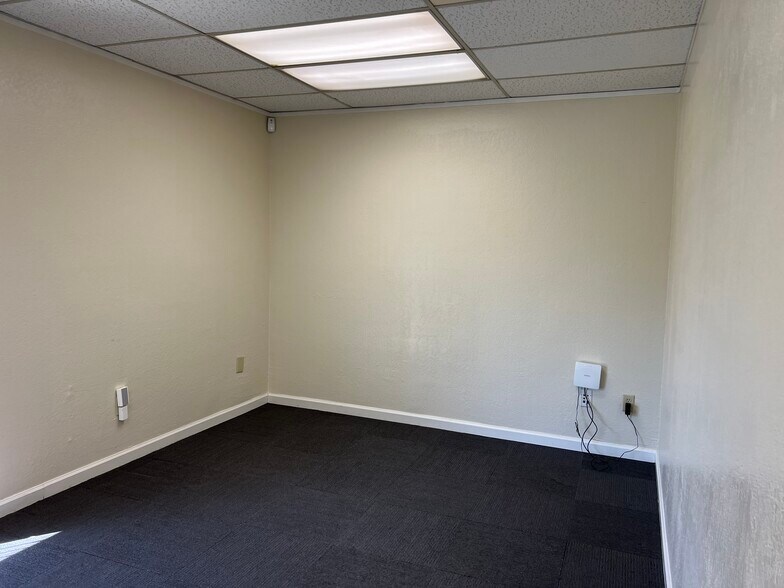 More Photos Of 5637 N Pershing Ave, Stockton Medical For Lease