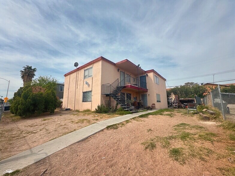 Primary Photo Of 833 Bruce St, Las Vegas Apartments For Sale