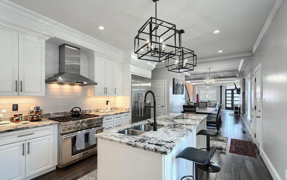 More Photos Of 635 E Fort Ave, Baltimore Specialty For Sale