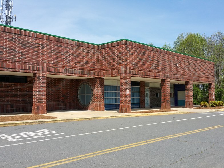 More Photos Of 1526 Alleghany Rd, Charlotte Unknown For Lease