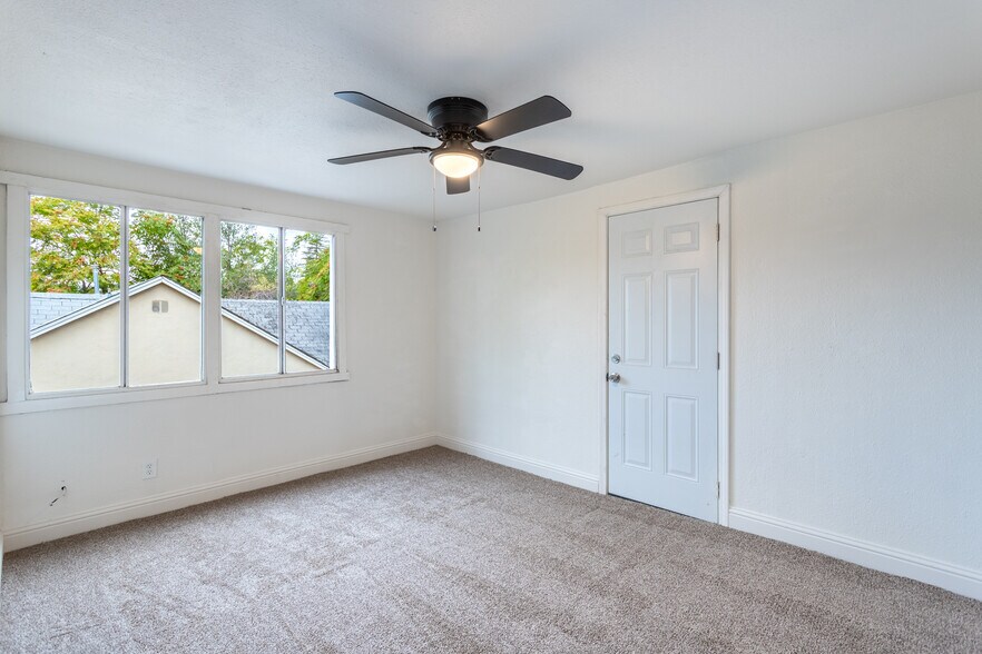 More Photos Of 1025 Parkview Ave, Redding Multifamily For Sale