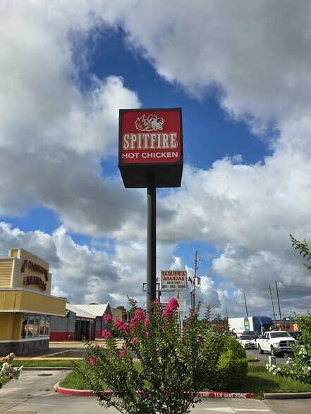 More Photos Of 4232 Highway 6 N, Houston Fast Food For Sale