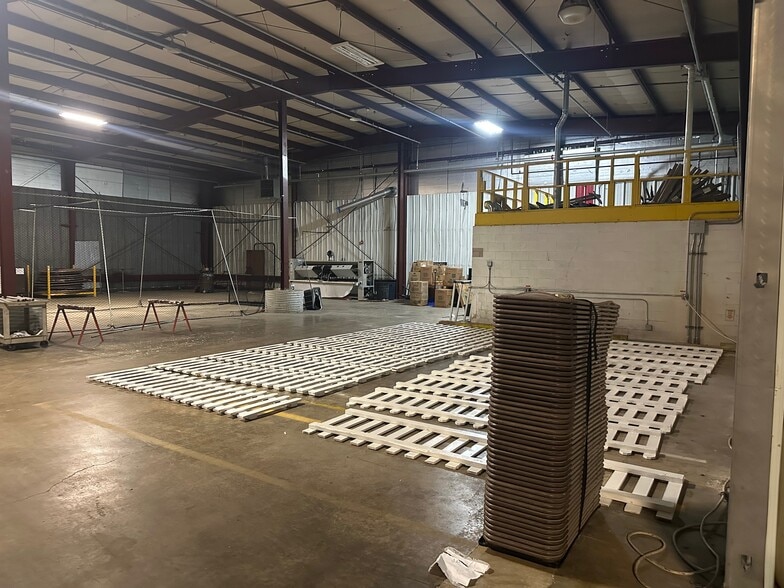 More Photos Of 1815 Morrissey Dr, Bloomington Warehouse For Sale