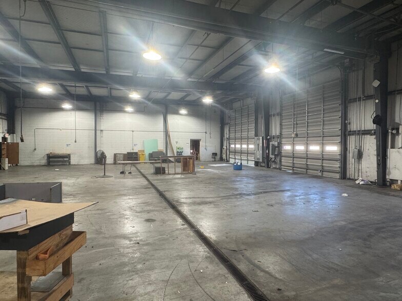 More Photos Of 812 Herron Rd, Knoxville Unknown For Lease