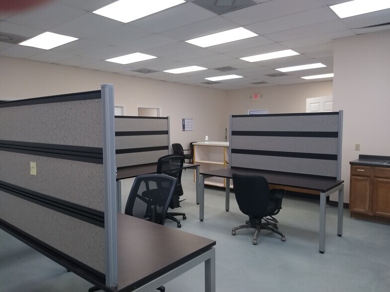 More Photos Of 1959 Saratoga Blvd, Corpus Christi Warehouse For Sale