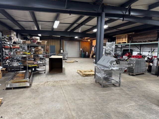 More Photos Of 5900 Mesker St, Schofield Office For Lease