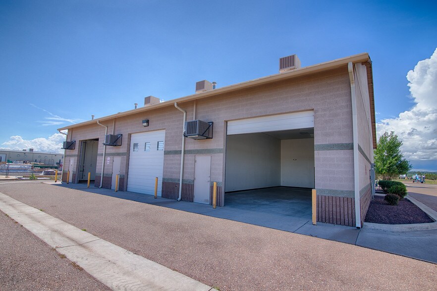 More Photos Of 1321 E Lumbermans Loop, Show Low Warehouse For Lease
