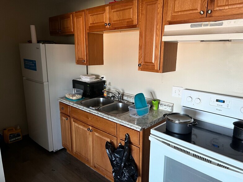 More Photos Of 20490 Schaefer Hwy, Detroit Apartments For Sale