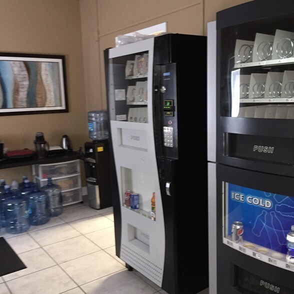 More Photos Of 1001 State Route 590, Oldsmar Warehouse For Lease