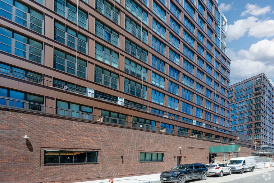 More Photos Of 29 Huron St, Brooklyn Apartments For Lease
