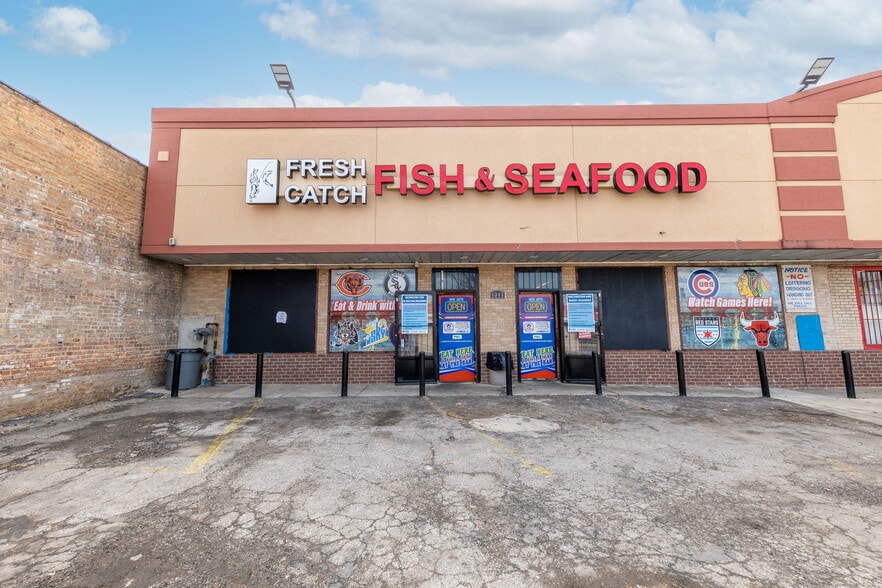 Primary Photo Of 1345 W 87th St, Chicago Restaurant For Lease