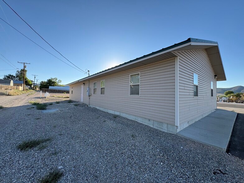 More Photos Of 1380 E Aultman St, Ely Office For Sale