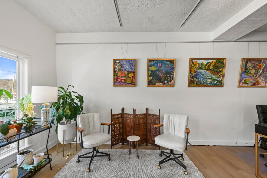 More Photos Of 402 Park St, Great Barrington Storefront Retail Residential For Lease