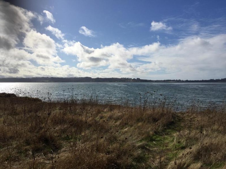 More Photos Of 555 S Depot Rd, Fields Landing Warehouse For Sale