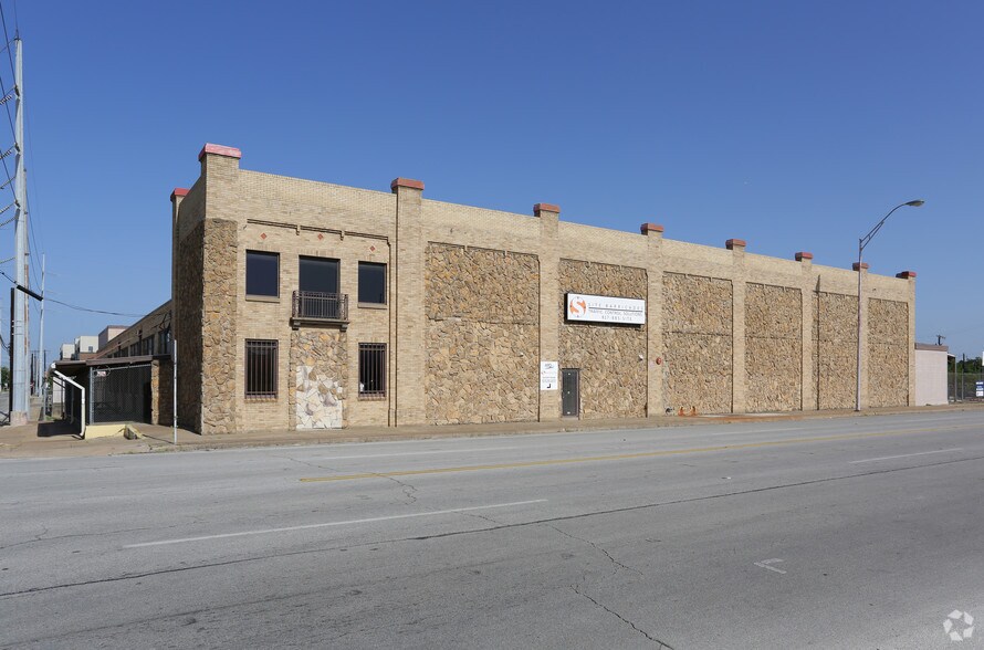 Primary Photo Of 428 Hemphill St, Fort Worth Distribution For Sale
