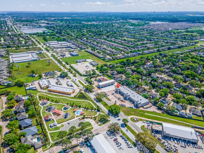 More Photos Of 19125 W Little York Rd, Katy Storefront For Sale