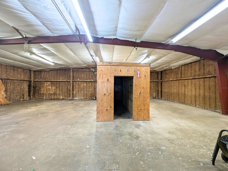 More Photos Of 309 Parker Ct SE, Leesburg Freestanding For Lease