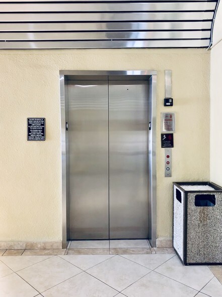 More Photos Of 8370 W Flagler St, Miami Medical For Lease