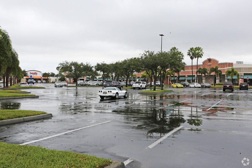 More Photos Of 2301 Del Prado Blvd S, Cape Coral General Retail For Lease