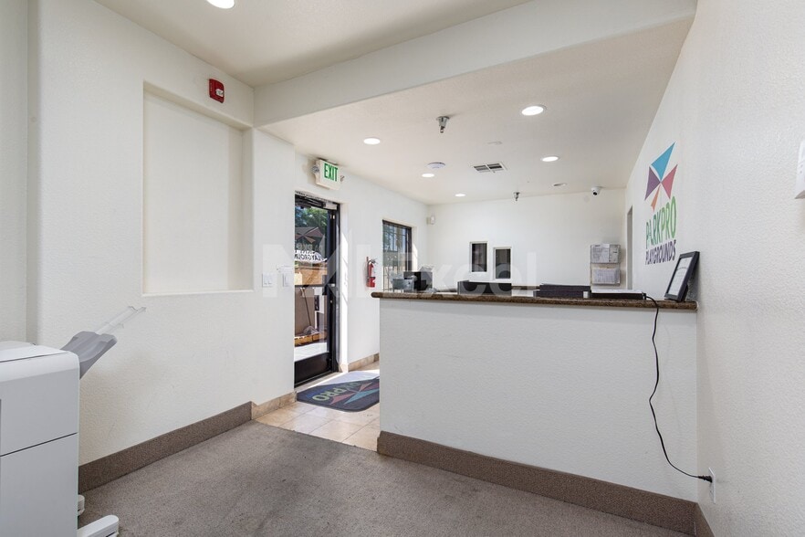 More Photos Of 220 Commerce Park Ct, North Las Vegas Manufacturing For Sale