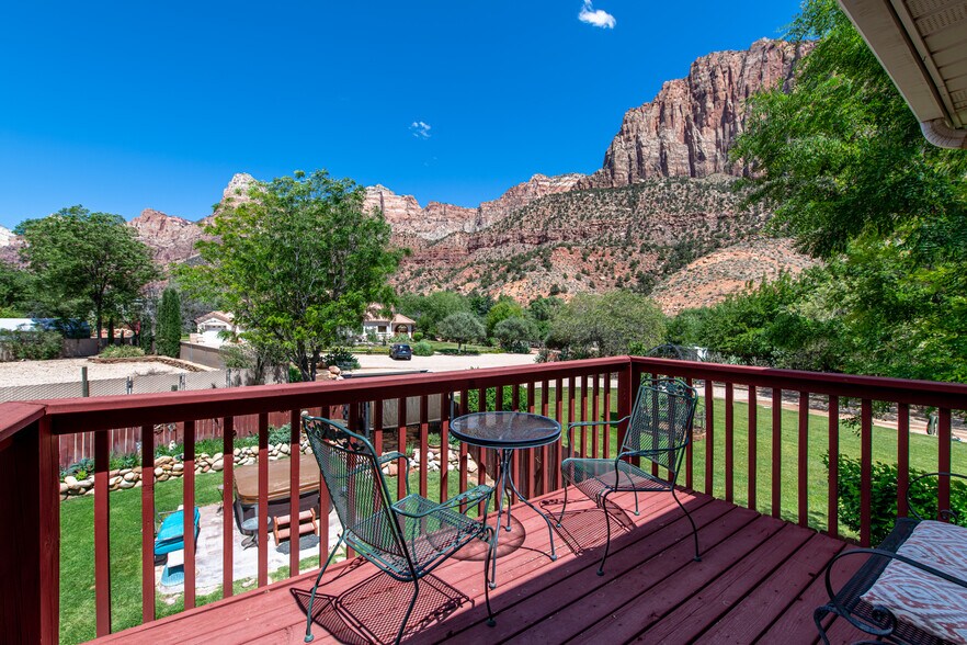 More Photos Of 29 Canyon View Dr, Springdale Hospitality For Sale