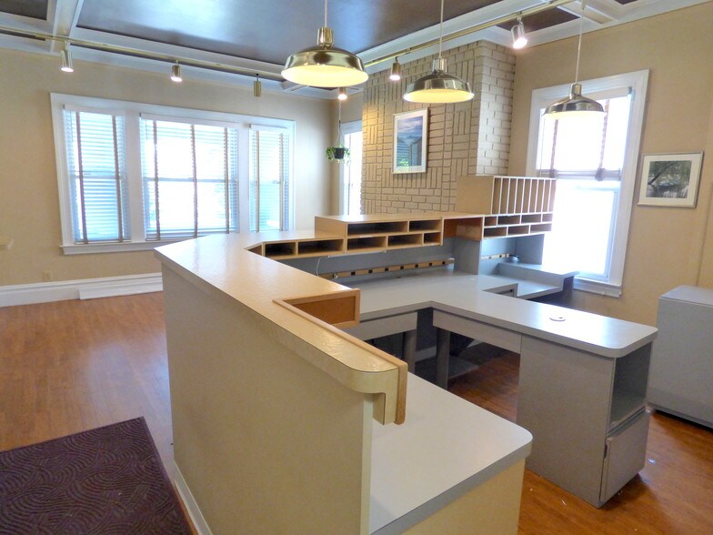 More Photos Of 758 Farmington Ave, West Hartford Medical For Lease