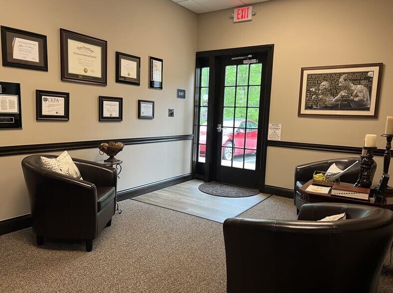 More Photos Of 7540 Sawmill Pky, Powell Office For Sale