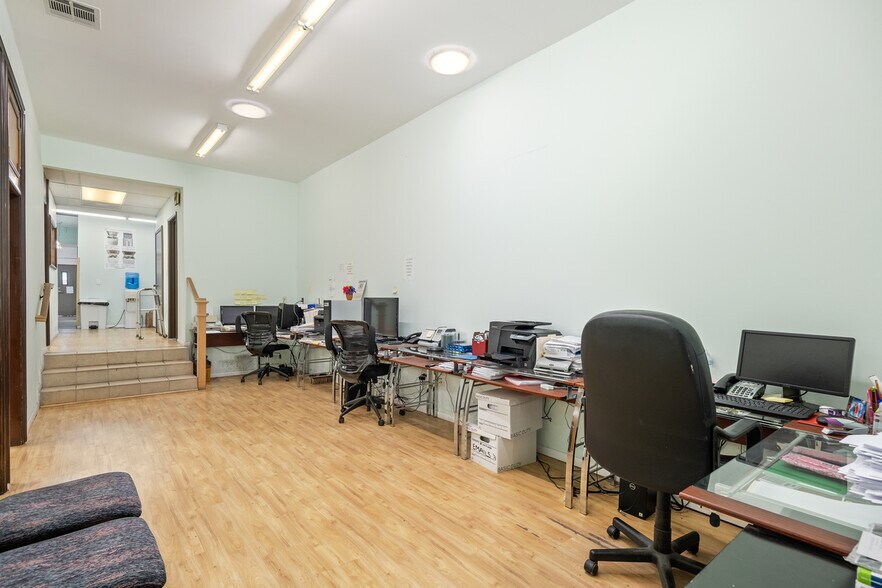 More Photos Of 2728 S La Cienega Blvd, Los Angeles Office For Lease