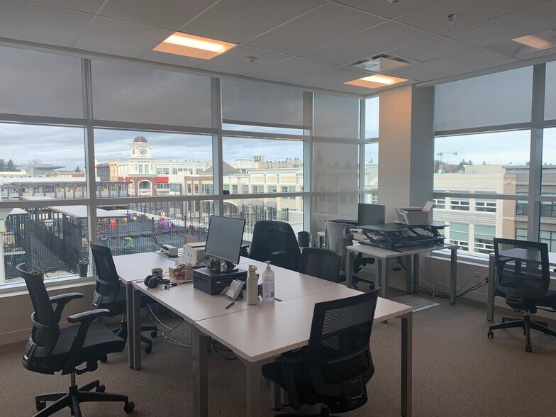 More Photos Of 3450 Uptown Blvd, Victoria Office Residential For Lease