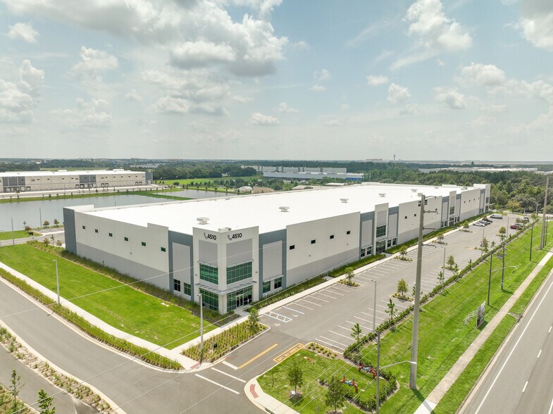 More Photos Of 5501 Lee Vista Blvd, Orlando Unknown For Lease