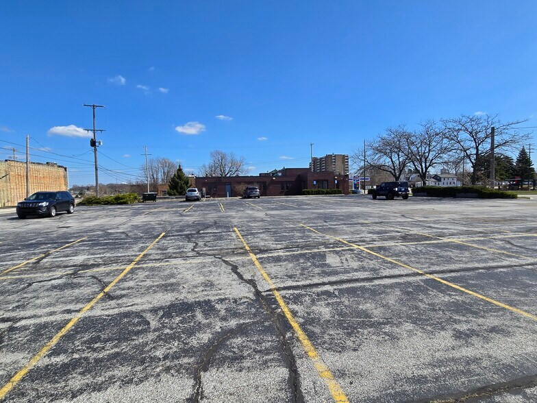 More Photos Of 20 W Muskegon Ave, Muskegon Office For Sale