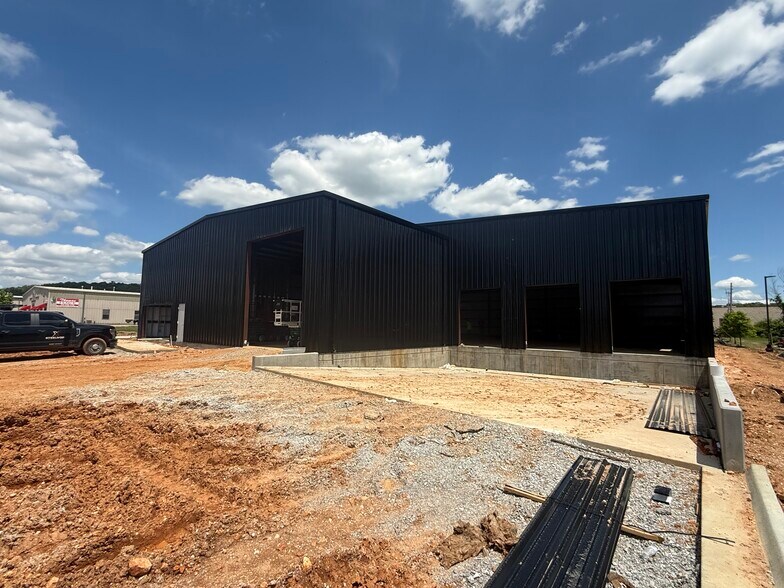 More Photos Of 595 Kawneer dr, Springdale Warehouse For Sale