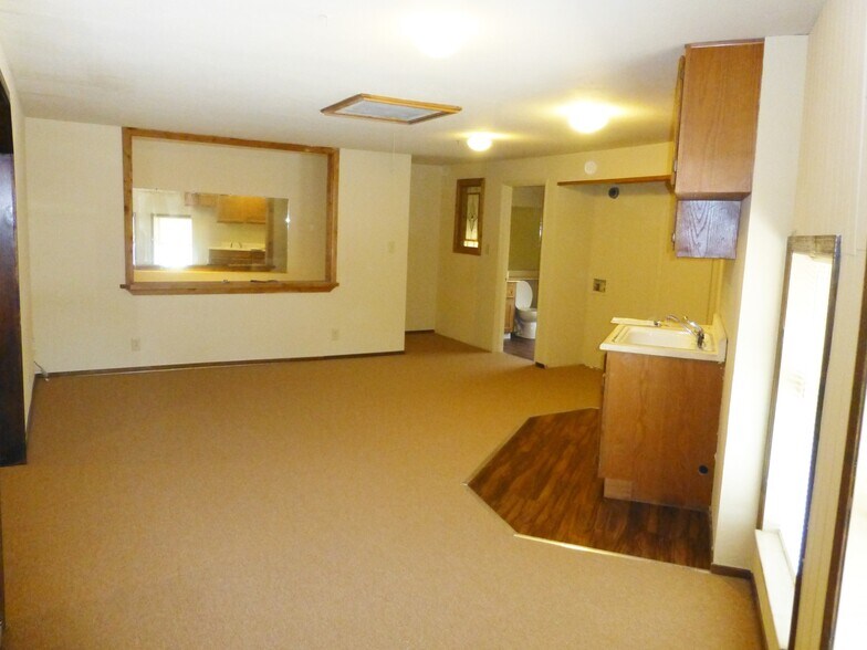 More Photos Of 16840 Alisal Ct, San Lorenzo Warehouse For Lease