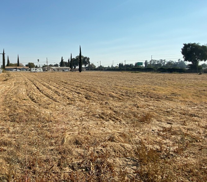 More Photos Of 971 E Broadway Ave, Atwater Office For Lease