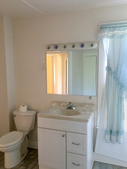 More Photos Of 1572 Saybrook Rd, Haddam General Retail For Sale