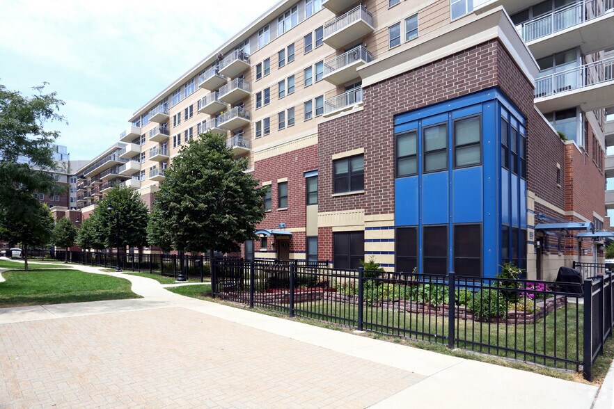 More Photos Of 511 W Division St, Chicago Apartments For Lease