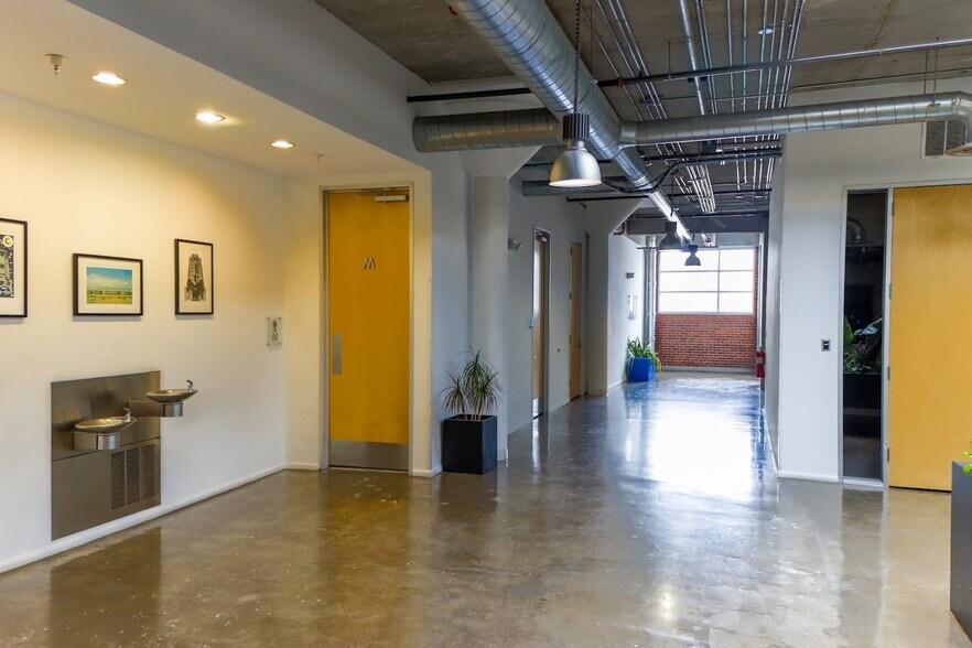More Photos Of 500 W Overland Ave, El Paso Office For Lease