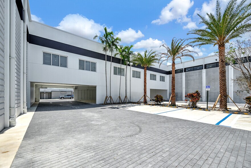 More Photos Of 210 NE 68th St, Miami Warehouse For Sale
