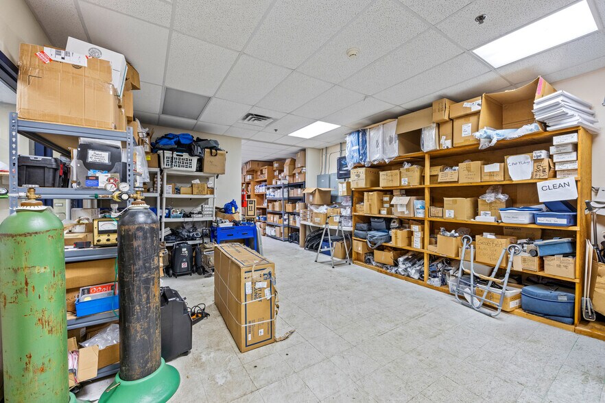 More Photos Of 106 W Landis Ave, Vineland Storefront For Lease