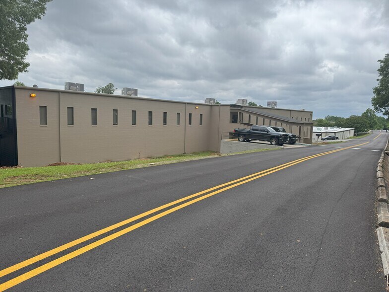 Primary Photo Of 140 Research Blvd, Madison Coworking Space