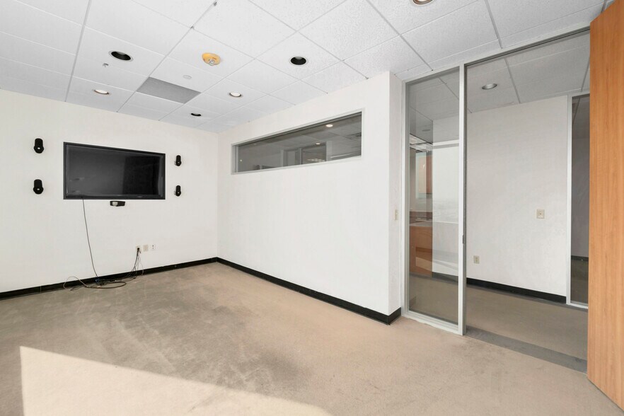 More Photos Of 9999 Bellaire Blvd, Houston Medical For Sale