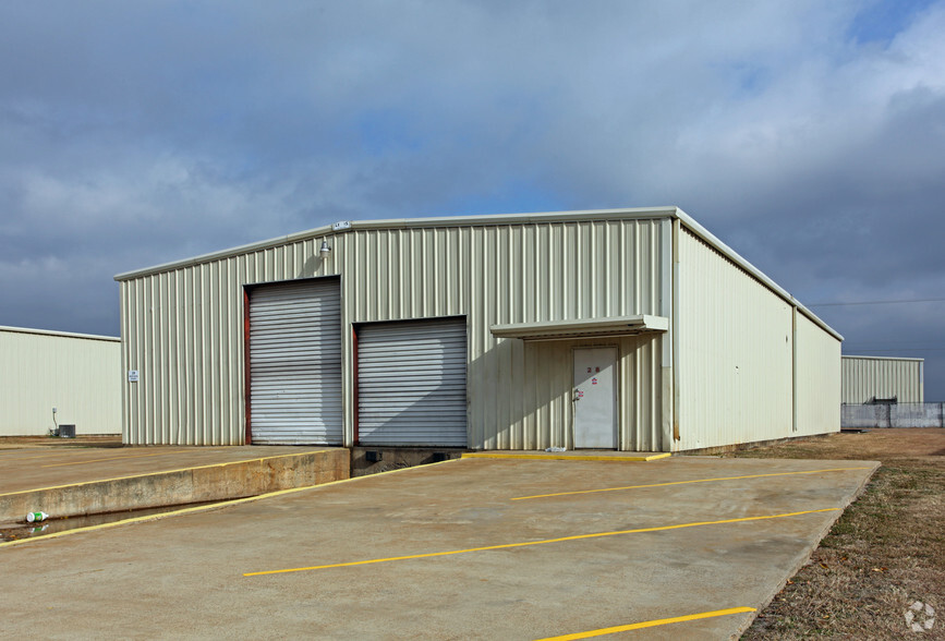 Primary Photo Of 28 Mustang Ct, Forney Warehouse For Lease