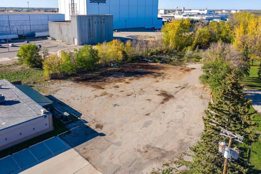 More Photos Of 3450 Gateway Dr, Grand Forks Restaurant For Lease