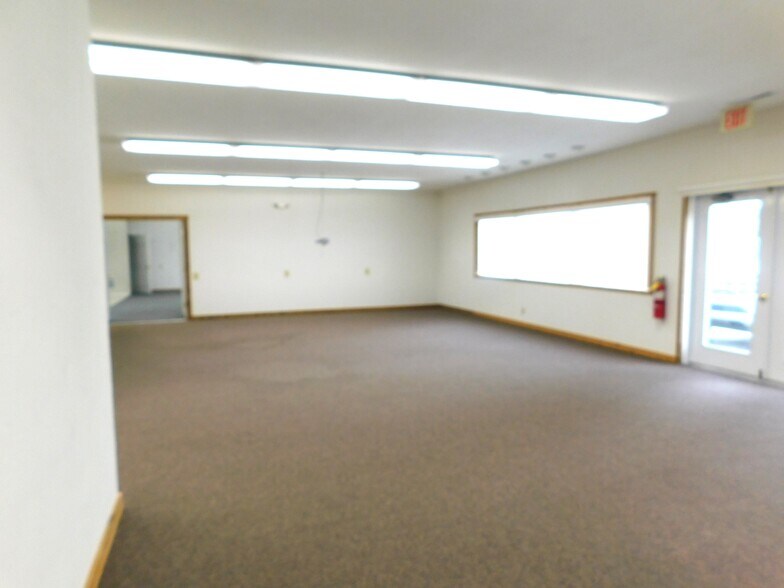 More Photos Of 215 Nieman St, Sunman Warehouse For Lease