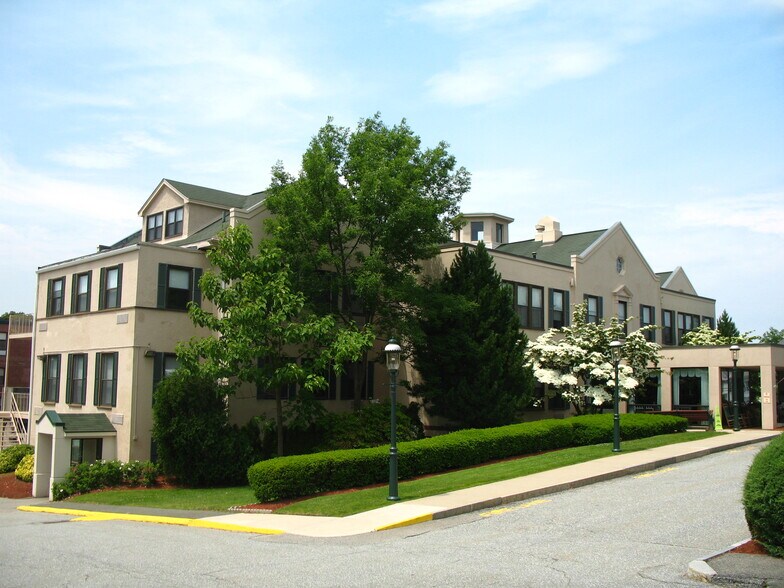 More Photos Of 21-23 Warren Ave, Woburn Medical For Lease