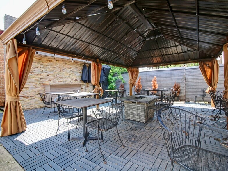 More Photos Of 3938 N Central Ave, Chicago Storefront Retail Residential For Sale