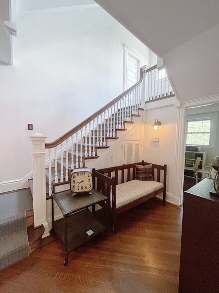 More Photos Of 7 N Mountain Ave, Montclair Office For Sale