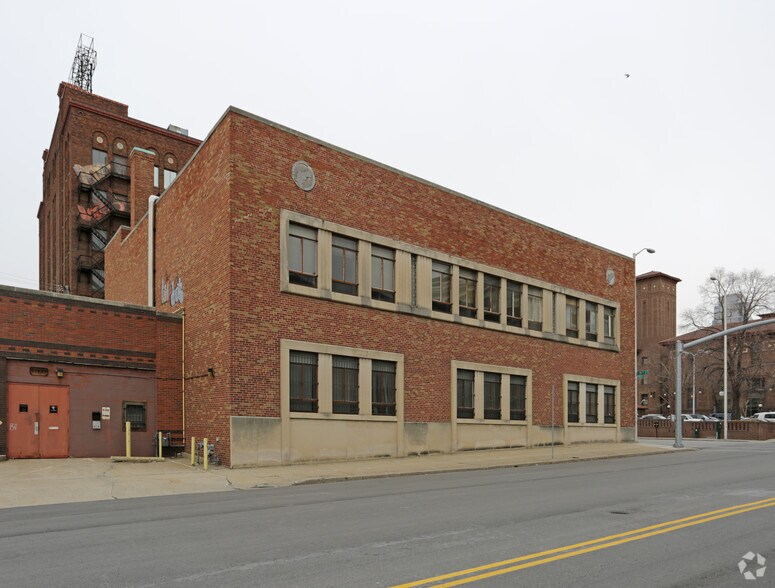 More Photos Of 215 E 18TH, Kansas City Office For Lease