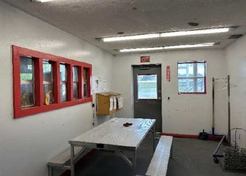 More Photos Of 2831 US Highway 17/92, Haines City Warehouse For Sale
