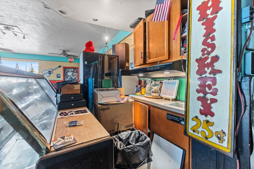 More Photos Of 10 Anastasia Blvd, Saint Augustine Bar For Lease